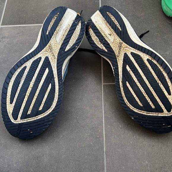 Saucony Triumph 20 Running Shoe - Picture 2 of 2